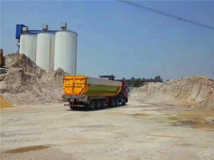 傳送帶式自卸半掛車(chē)采用什么樣的卸料方式？